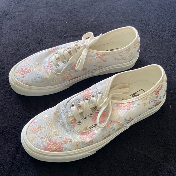 flower print vans - Picture 2 of 4